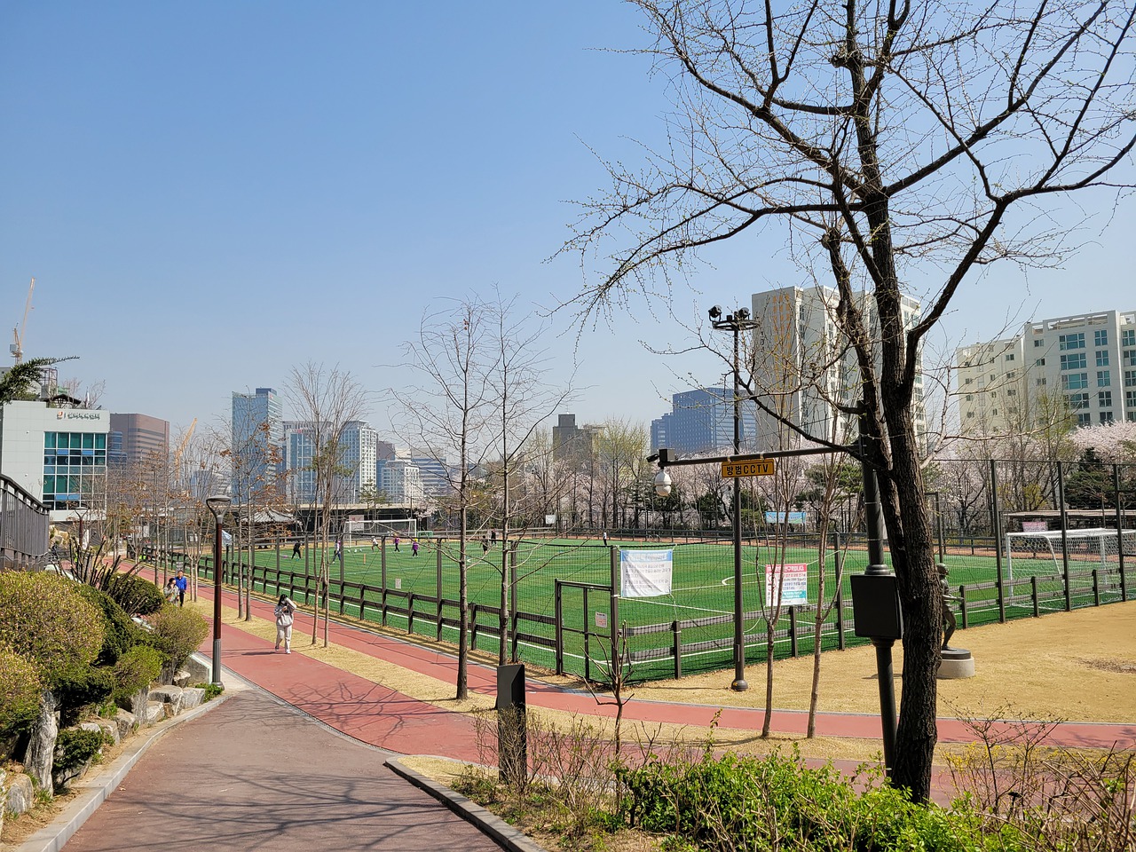 部之间的深 部之间的深